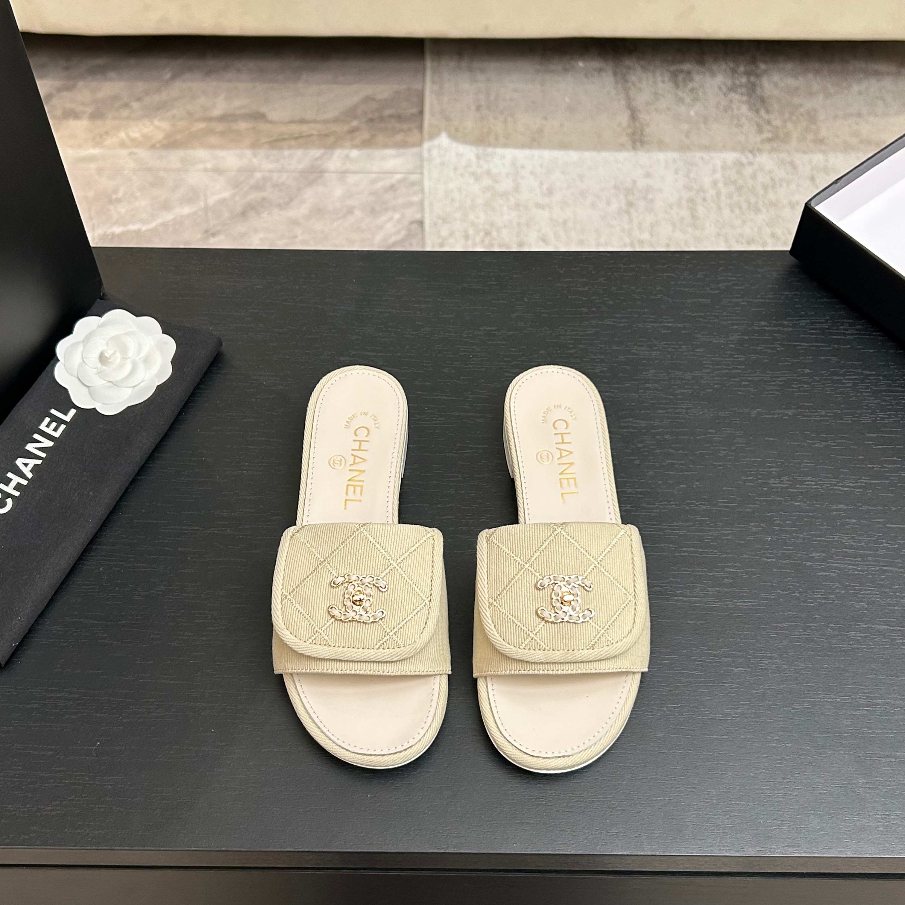 Chanel sz35-39 mnq0254